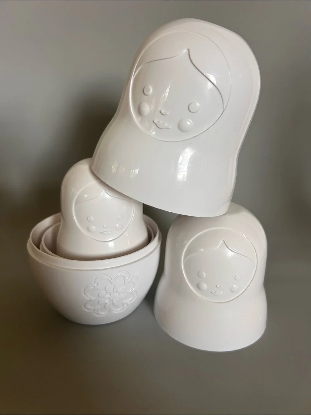 2009 Fred Matryoshkas Measuring Cups Russian Nesting Dolls White Modern Baking
